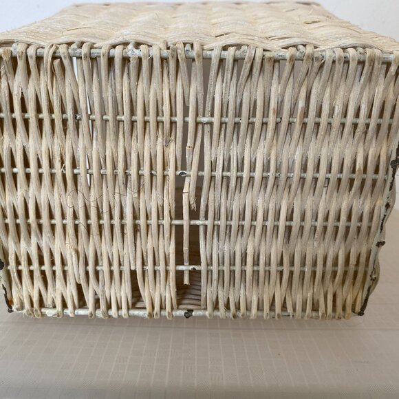 Bathroom Wicker Trash Basket With 3-D Rose Design - Picture 6 of 9